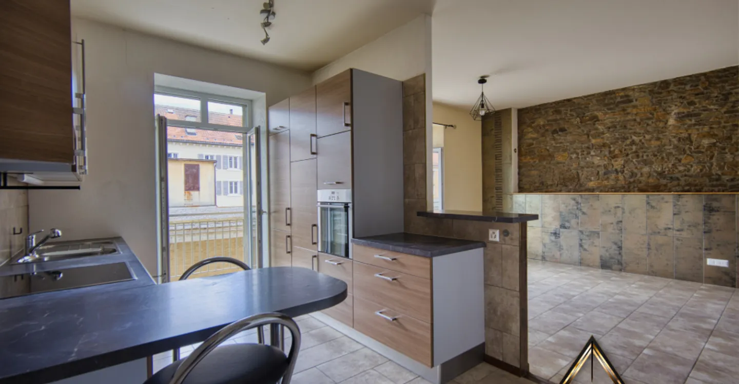 2 + 3.5 Rooms or 5.5 Rooms with Large Balcony? The Choice is Yours! - Photo 3 of 20