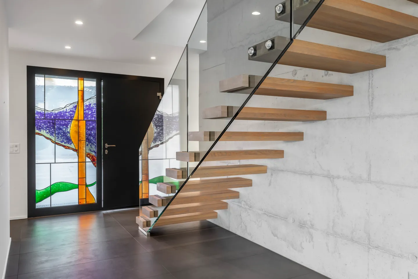 Stunning architect-designed villa with 6.5 rooms and splendid view - Photo 7 of 12