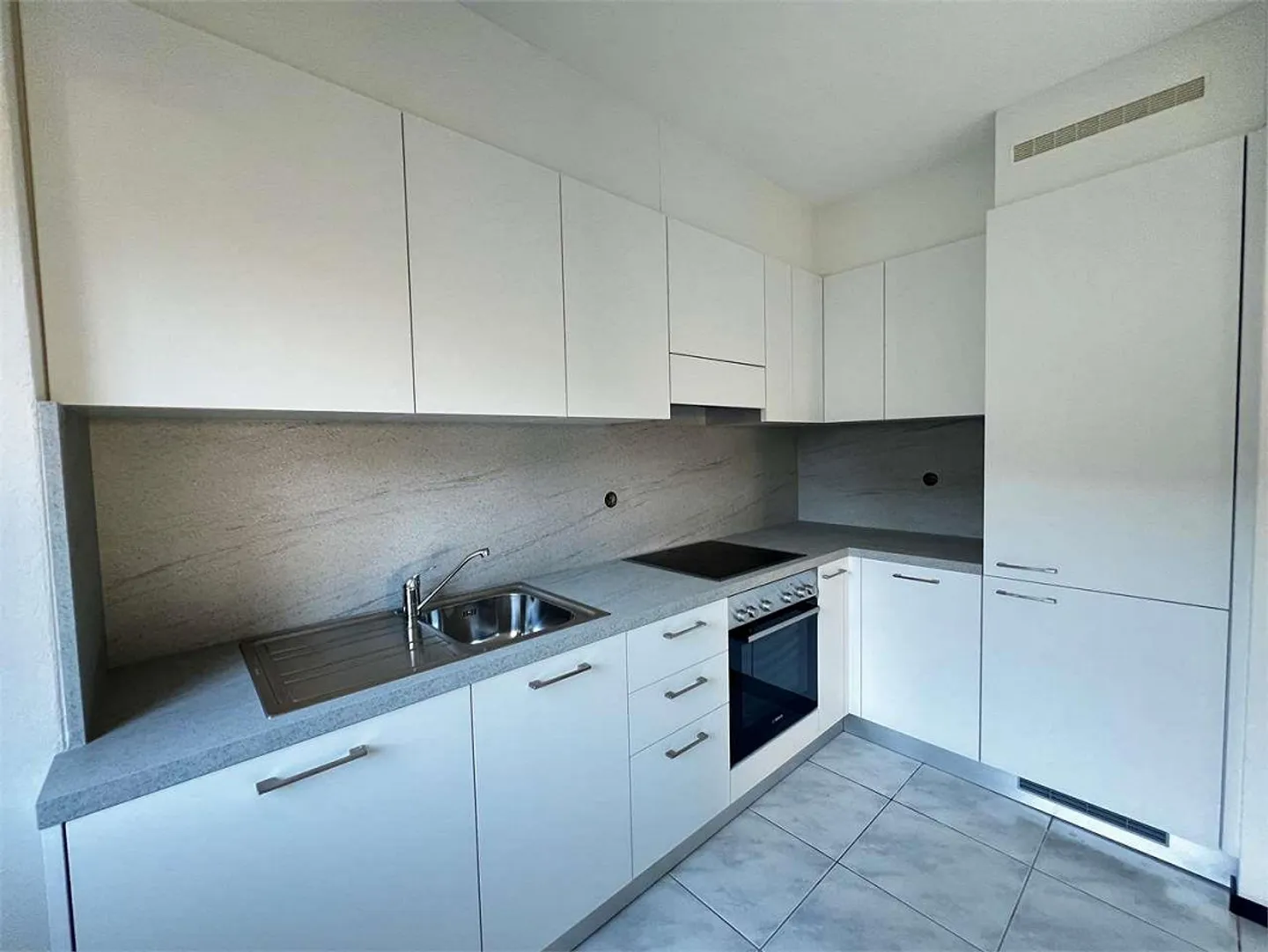 Ref. 2637 Rivera, 4.5-room apartment in residential area for rent - Photo 4 of 10