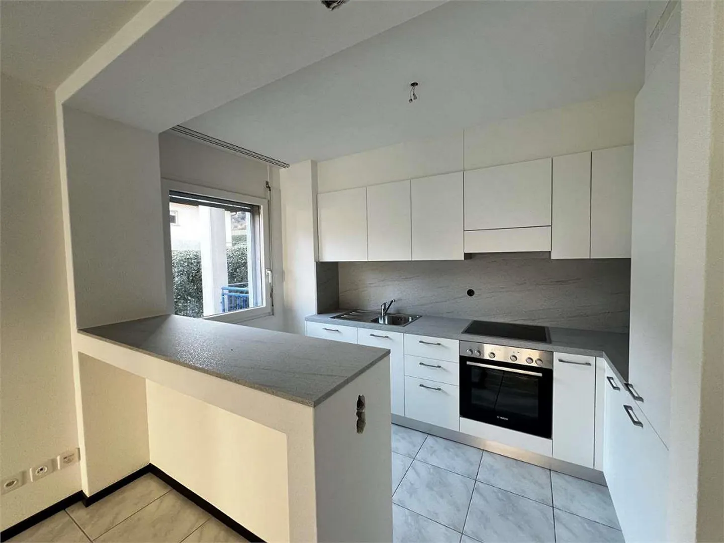 Ref. 2637 Rivera, 4.5-room apartment in residential area for rent - Photo 5 of 10