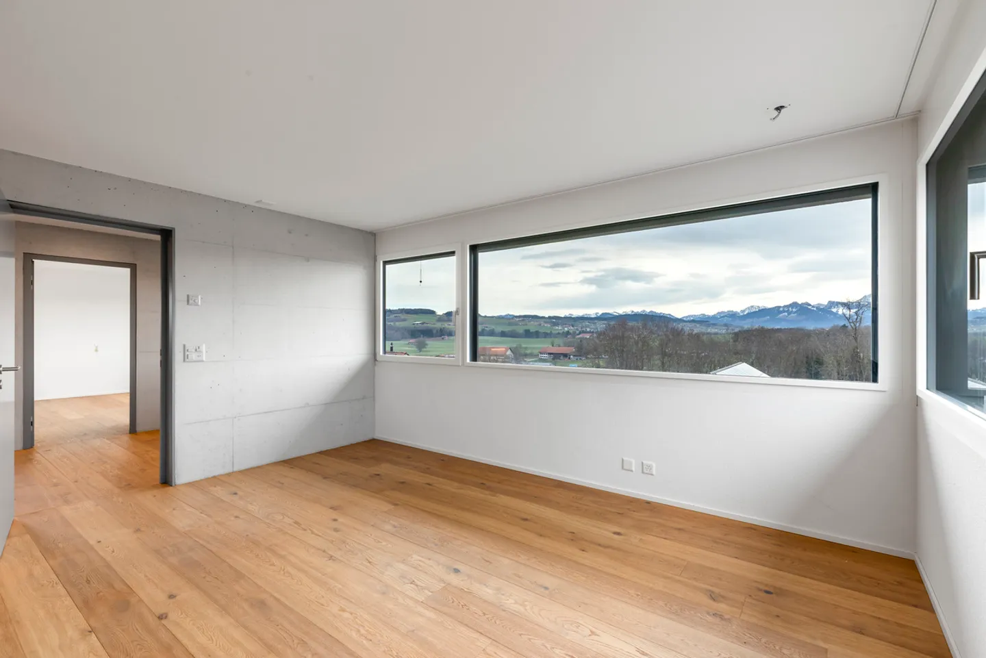 Stunning architect-designed villa with 6.5 rooms and splendid view - Photo 10 of 12