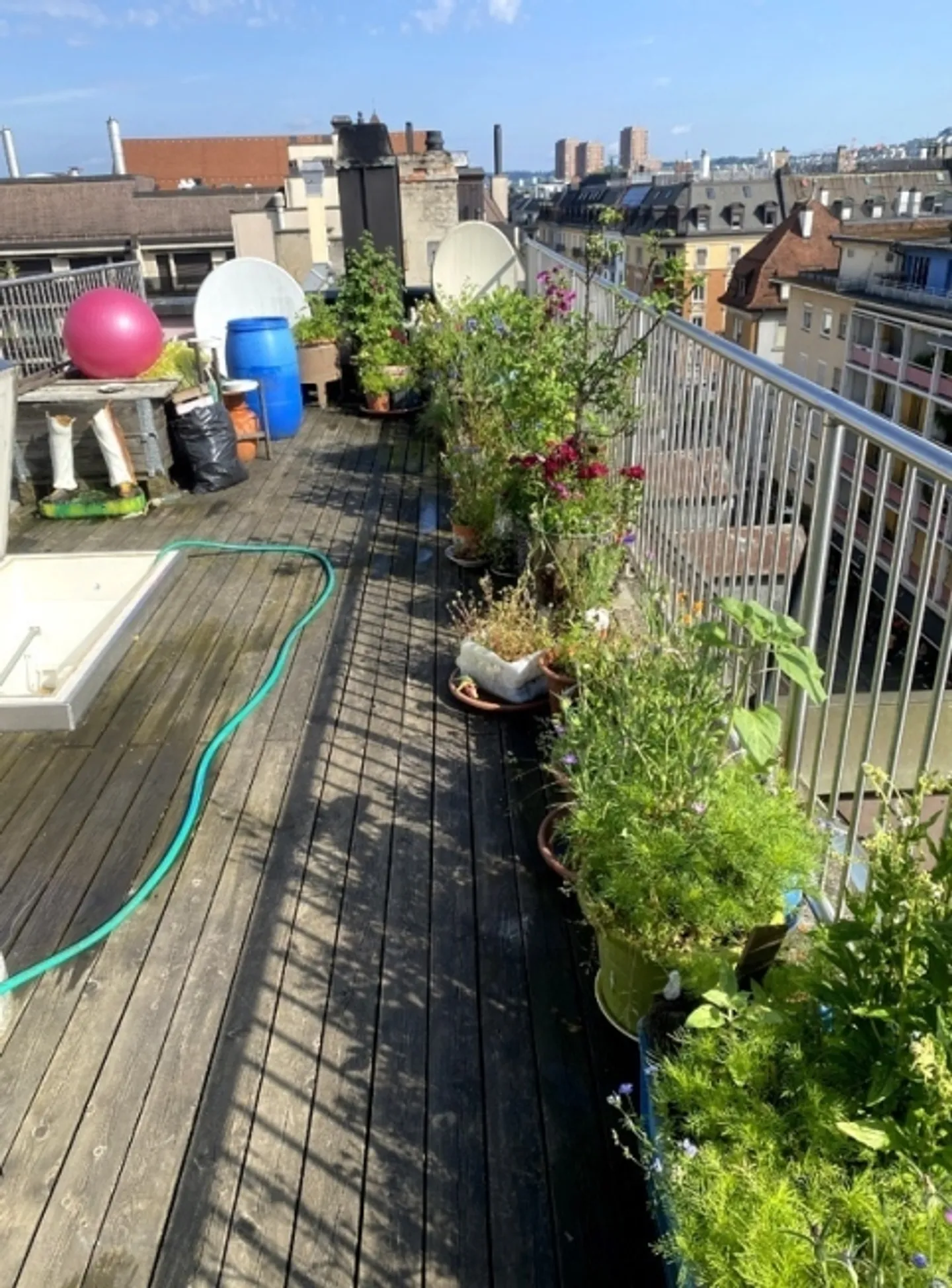 1½ ROOM ATTIC APARTMENT IN ZURICH - DISTRICT 3 SIHLFELD, FURNISHED, TEMPORARY - Photo 6 of 6