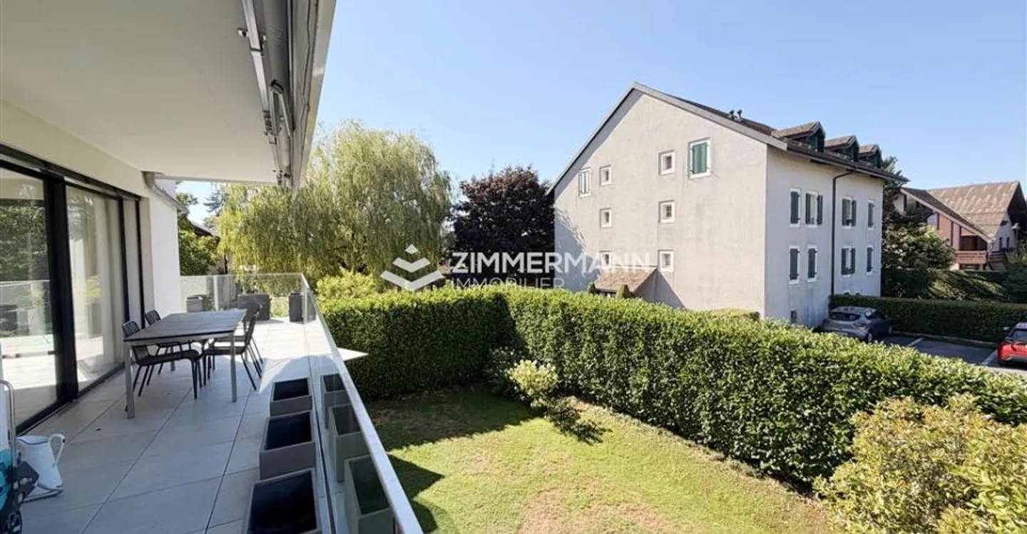 Elegant Apartment with Large Terrace - Photo 3 of 11