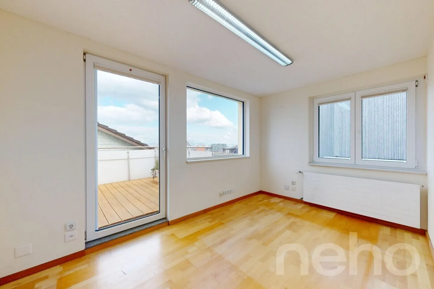Single-family house with a separate apartment in a quiet but central location - Photo 5 of 12