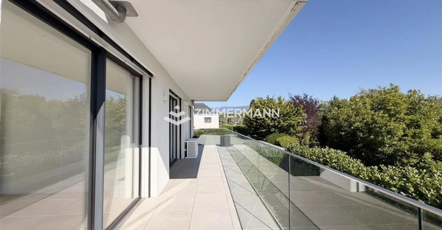 Elegant Apartment with Large Terrace - Photo 4 of 11