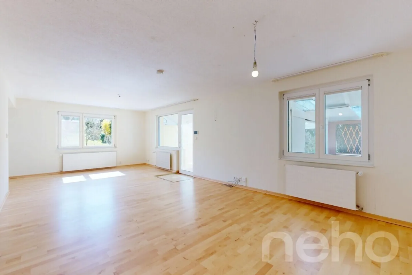 Single-family house with a separate apartment in a quiet but central location - Photo 2 of 12