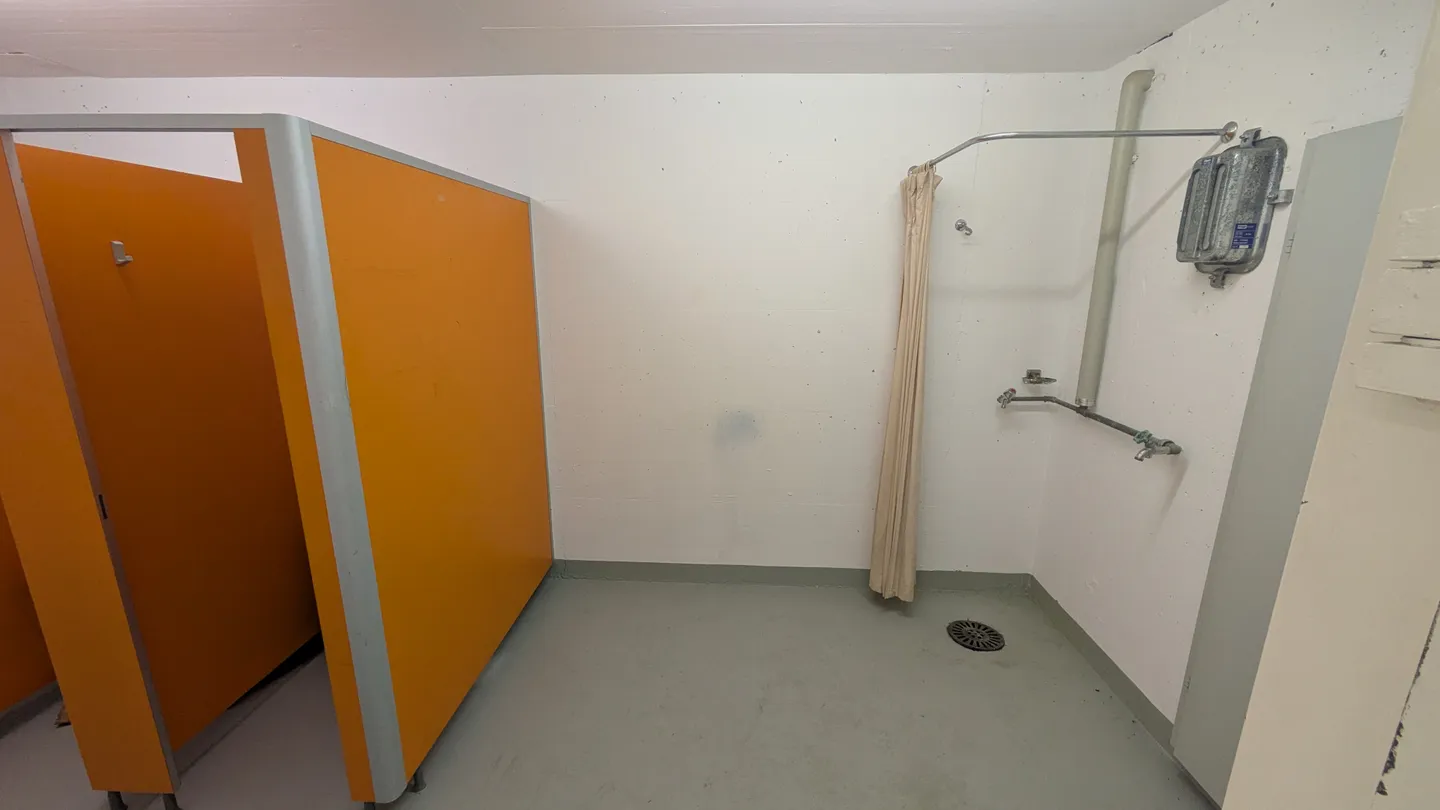 Spacious Storage Room in Zurich - Photo 5 of 13