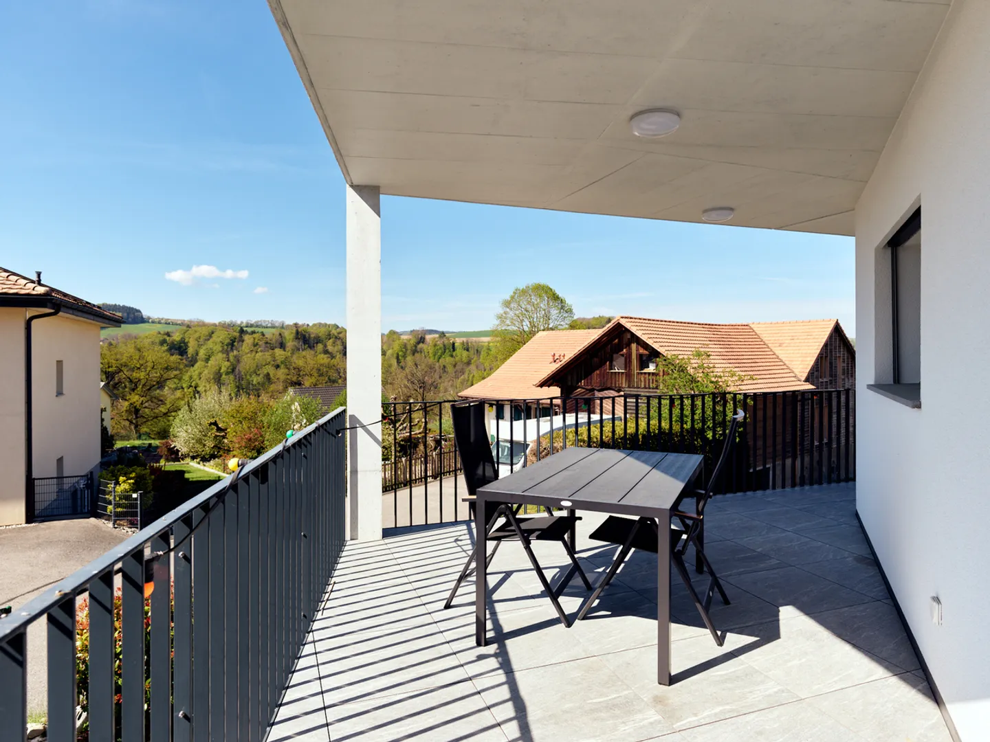 Wunderschöne Qualitätswohnung in einem kleinen Gebäude mit 3 Wohnungen - Foto 3 von 12