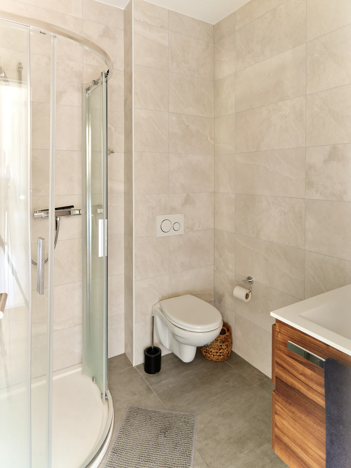 Wunderschöne Qualitätswohnung in einem kleinen Gebäude mit 3 Wohnungen - Foto 8 von 12