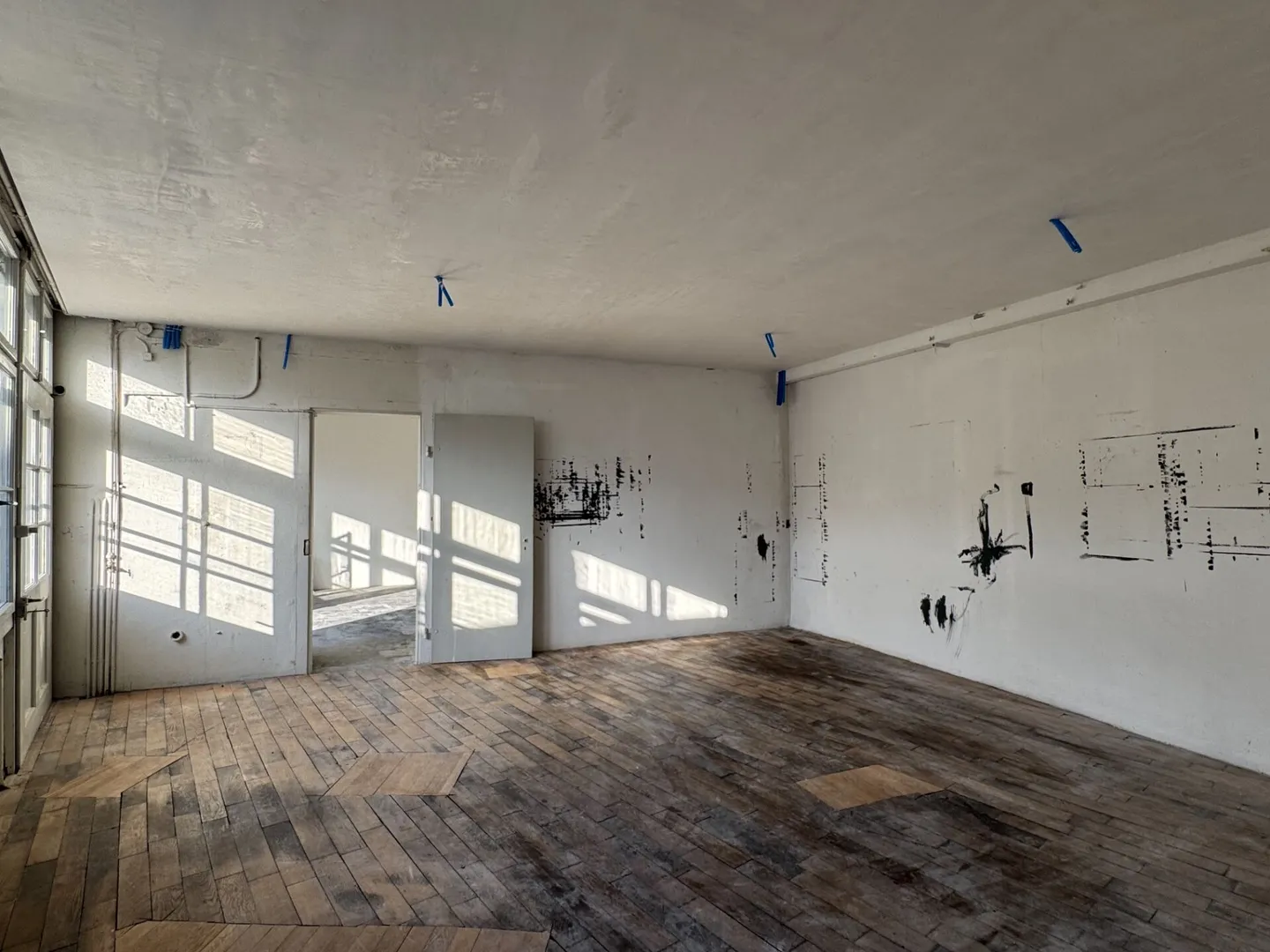 Atelier au 1er étage - Cour arrière de la Hegenheimerstrasse 24 - Photo 1 sur 5