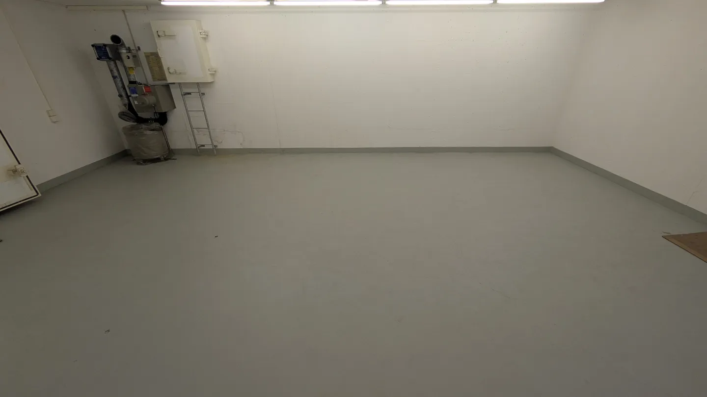Spacious Storage Room in Zurich - Photo 13 of 13