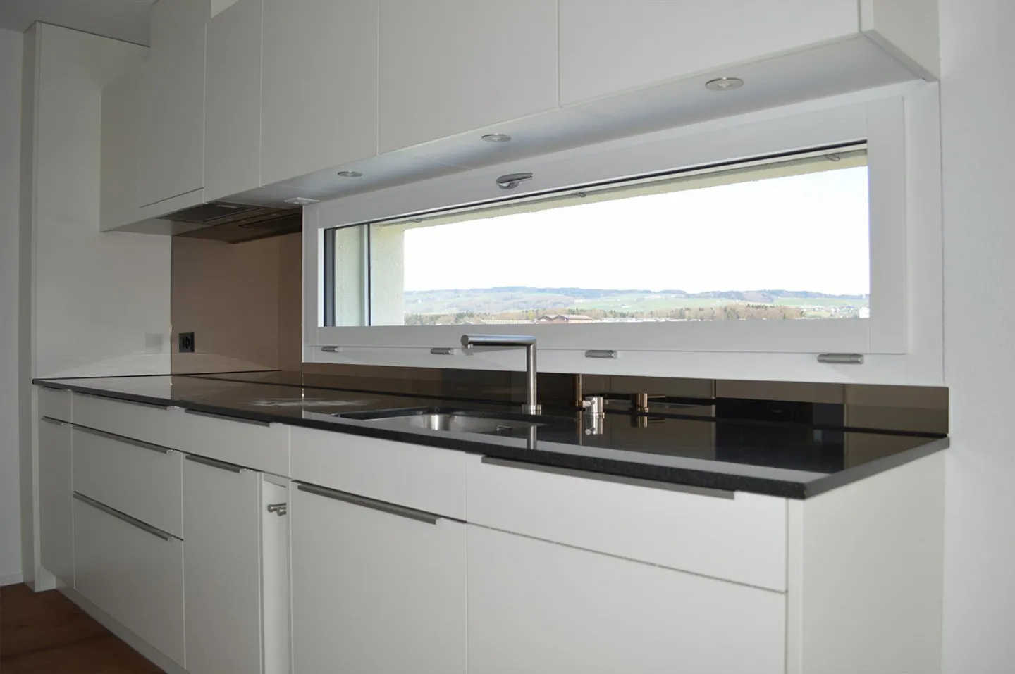 Appartamento 4 1/2 locali, 125 m2 di superficie abitabile, 15 m2 di balcone, 1° piano - Foto 2 di 8