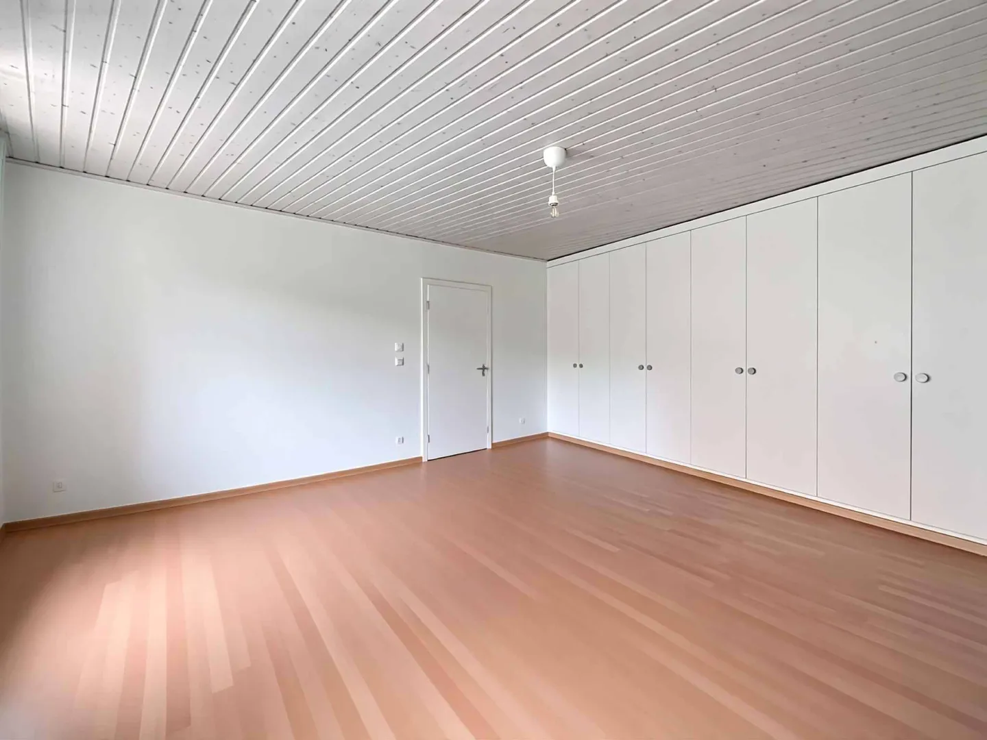 Maison familiale de 5.5 pièces avec terrasse et jardin ! - Photo 3 sur 12