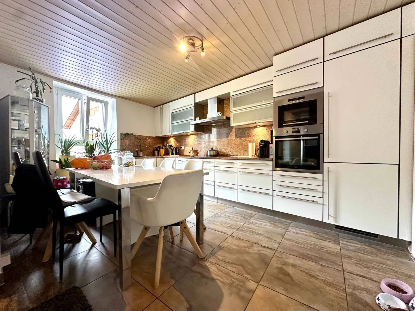 Maison familiale de 5.5 pièces avec terrasse et jardin ! - Photo 2 sur 12