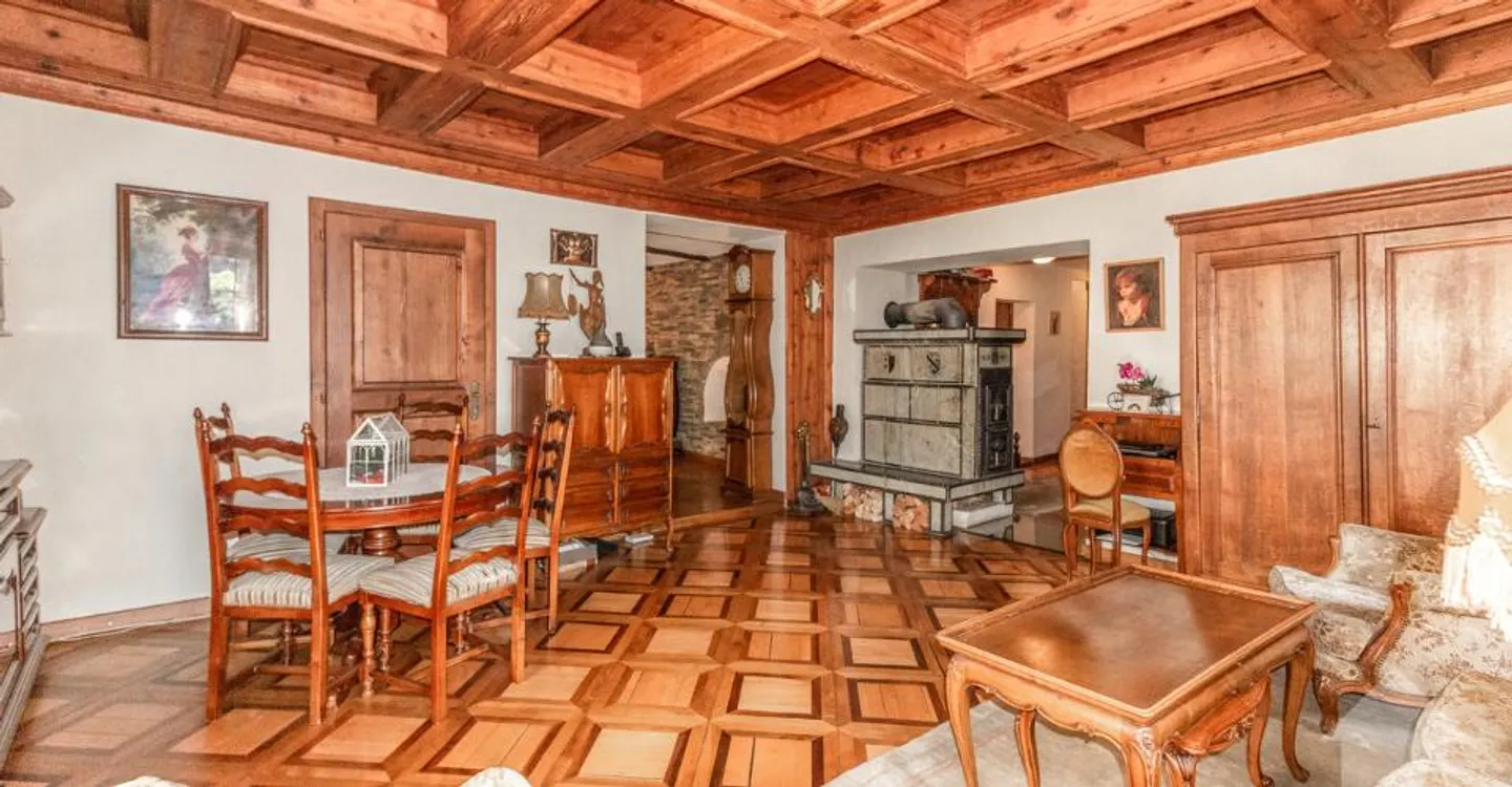 Charming 4-Room Apartment - Photo 1 of 12