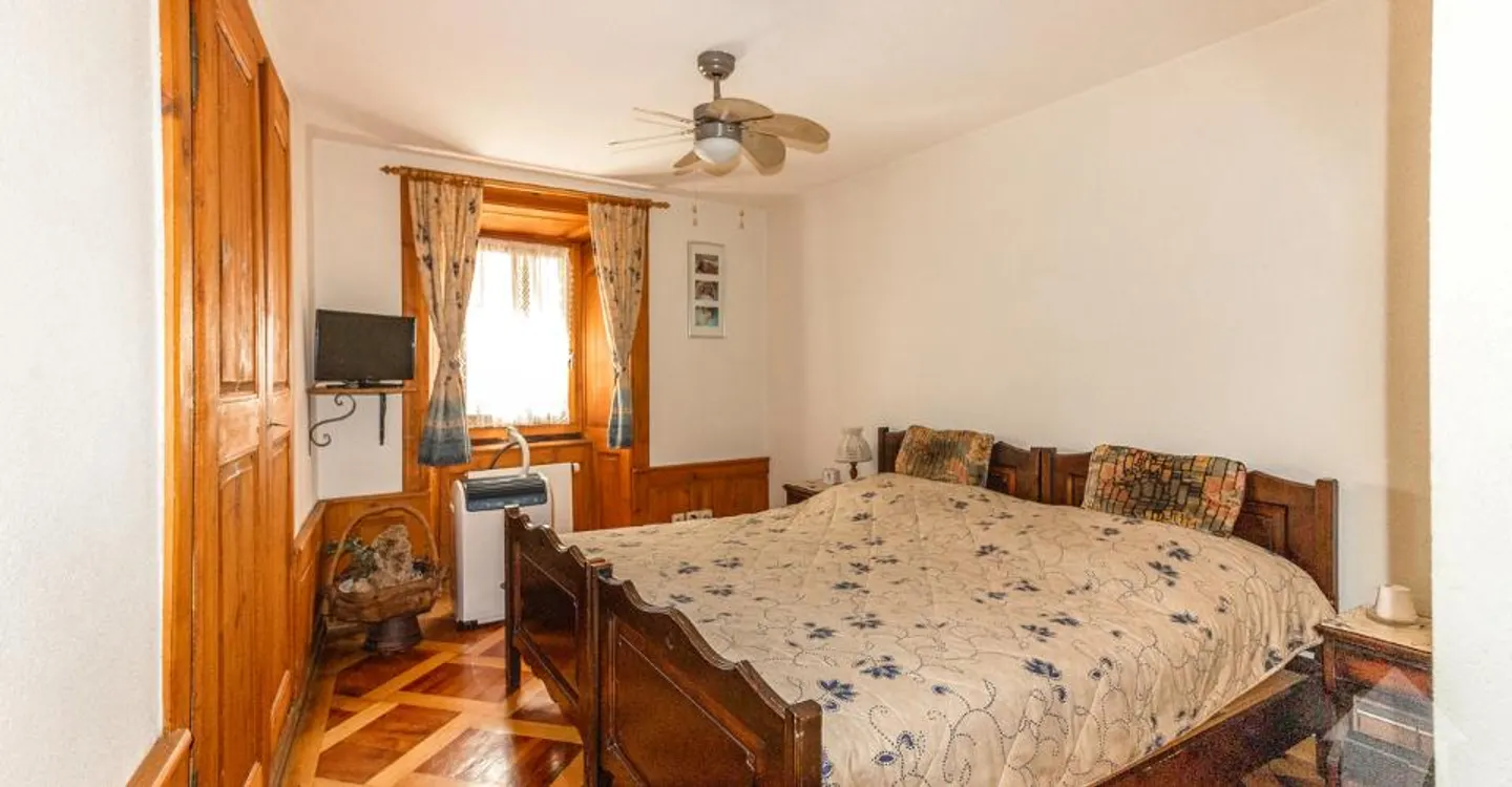 Charming 4-Room Apartment - Photo 10 of 12