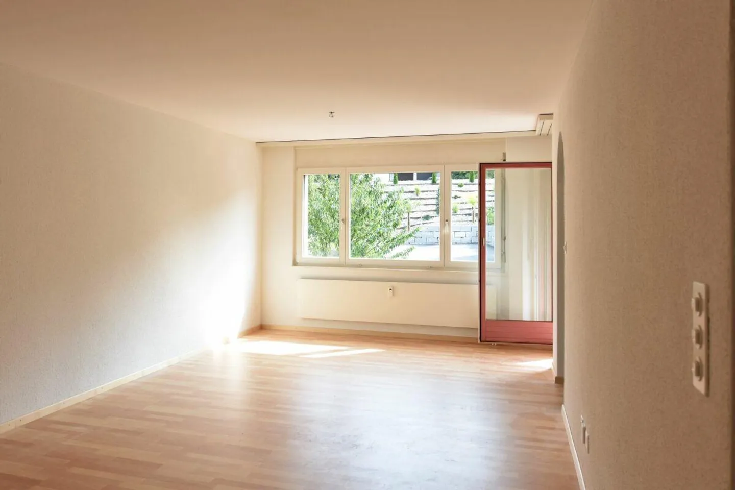 Sunny and bright apartment with beautiful balcony - Photo 6 of 8