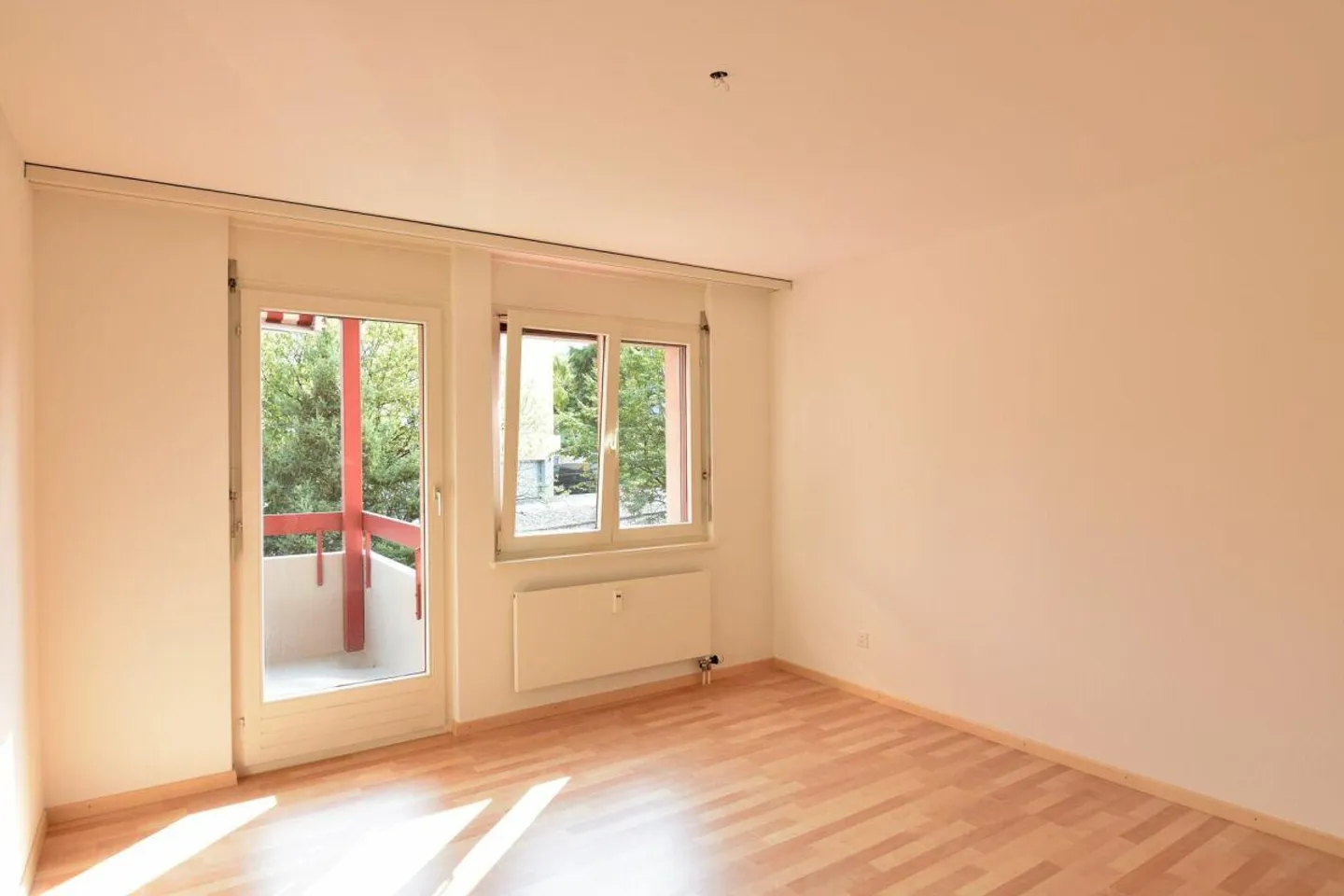 Sunny and bright apartment with beautiful balcony - Photo 7 of 8