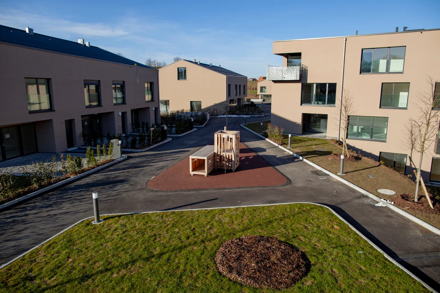 Magnificent 4.5 rooms with loggia on the upper ground floor - Photo 6 of 10