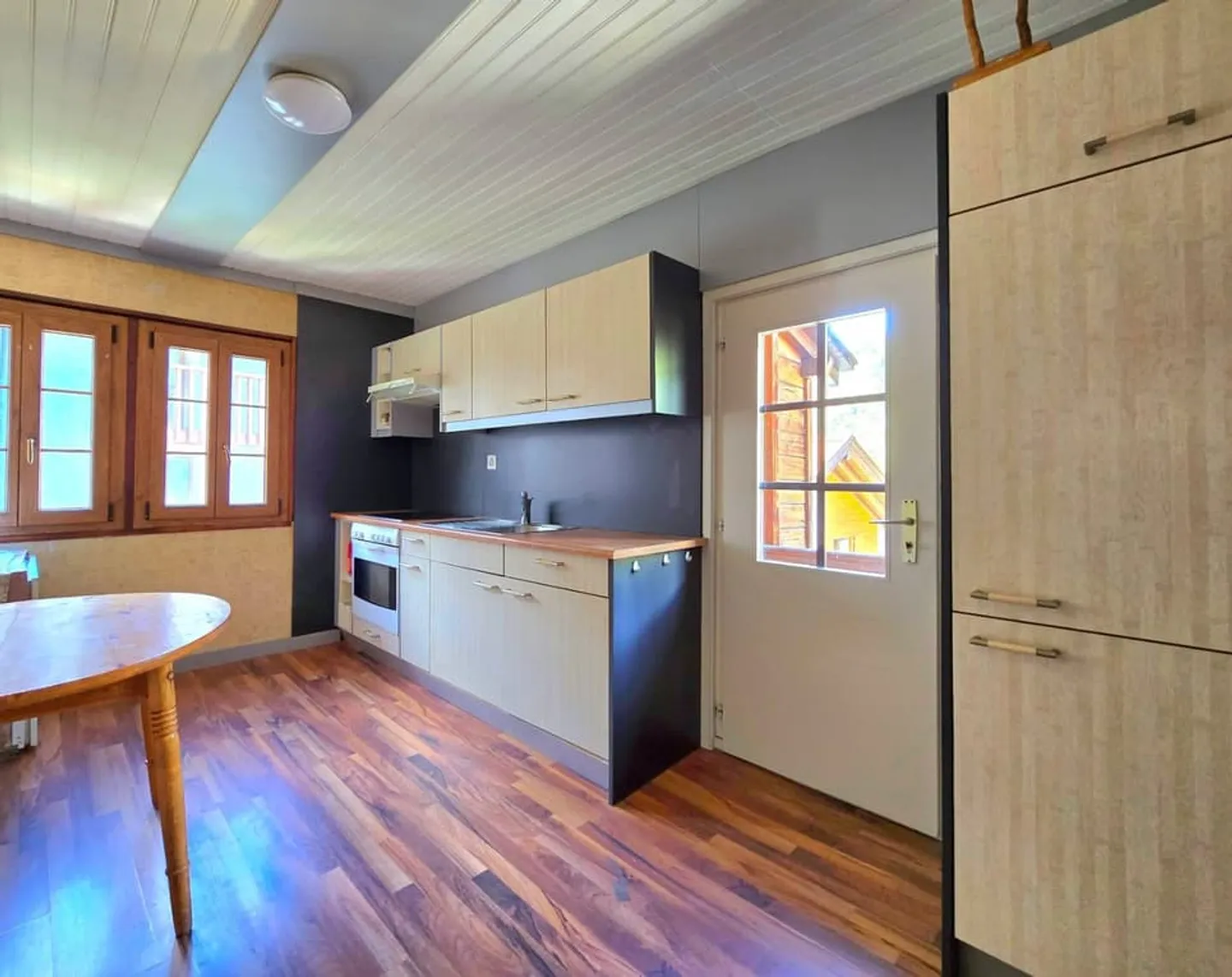 3.5-room apartment and commercial space with transformation potential - Photo 8 of 13