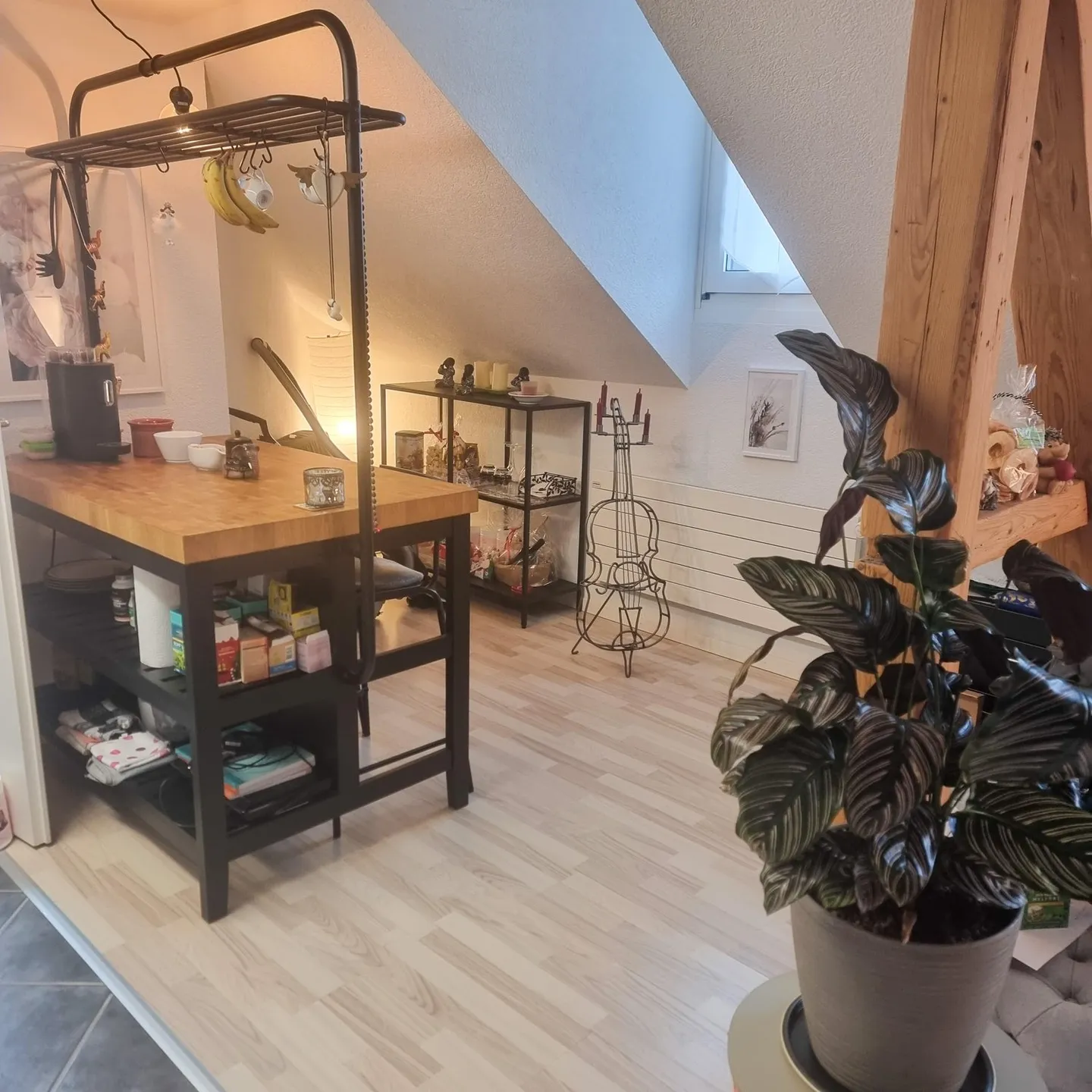 Heimelige 2.5 Zimmer-Dachwohnung an zentraler Lage - Foto 4 von 9