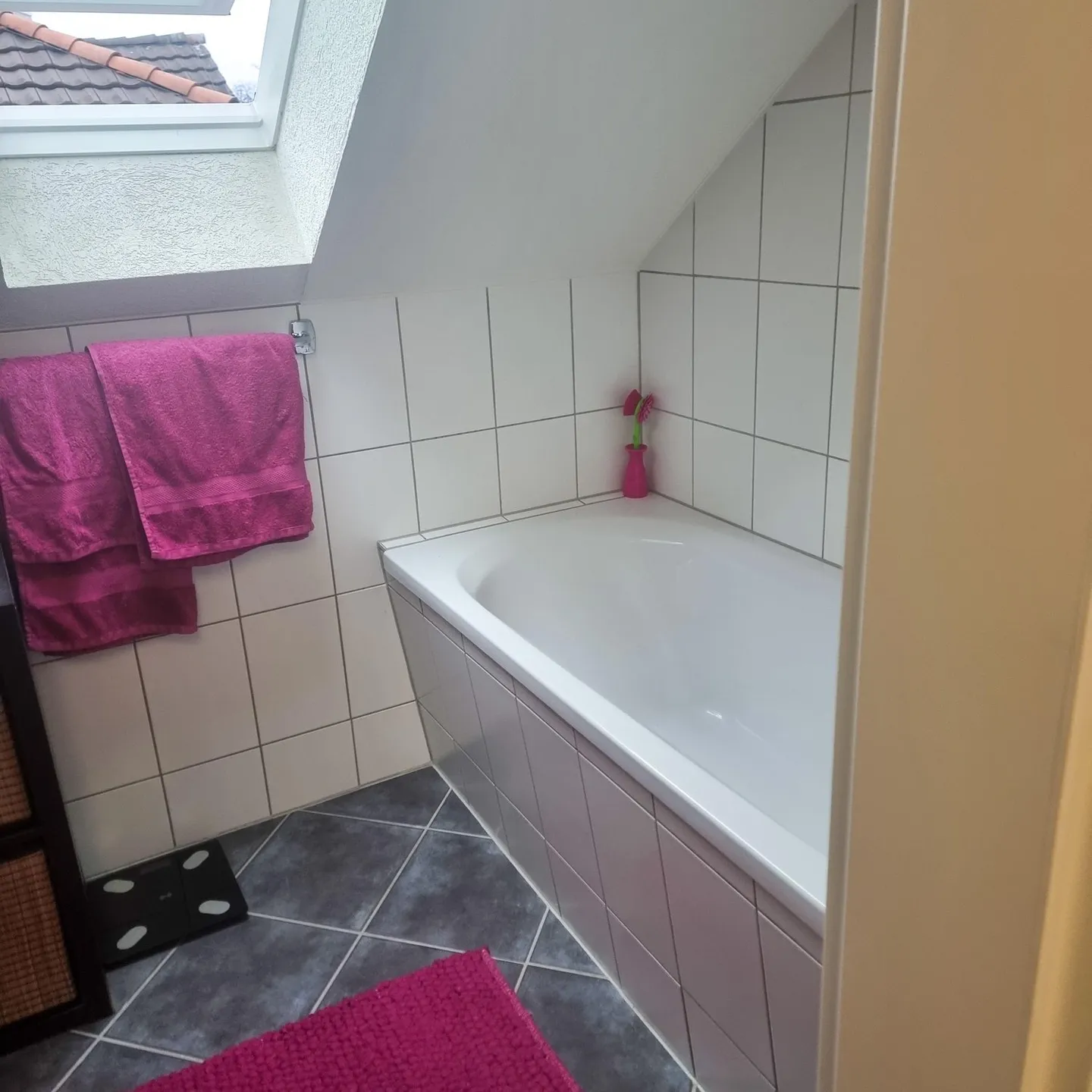 Heimelige 2.5 Zimmer-Dachwohnung an zentraler Lage - Foto 5 von 9