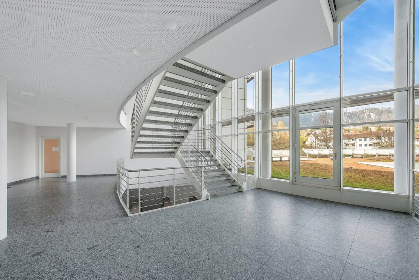 Vivere nel cuore di Adliswil - Foto 3 di 9