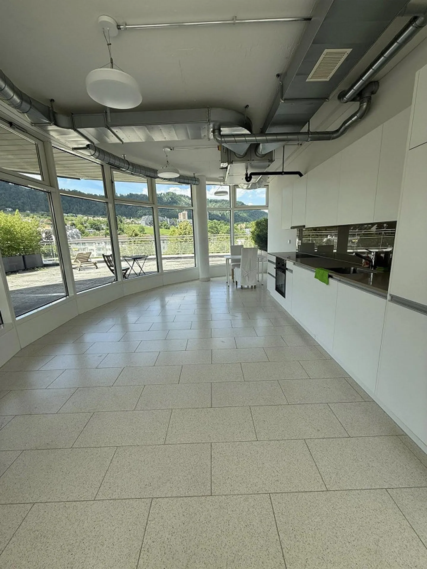 Vivere nel cuore di Adliswil - Foto 5 di 9