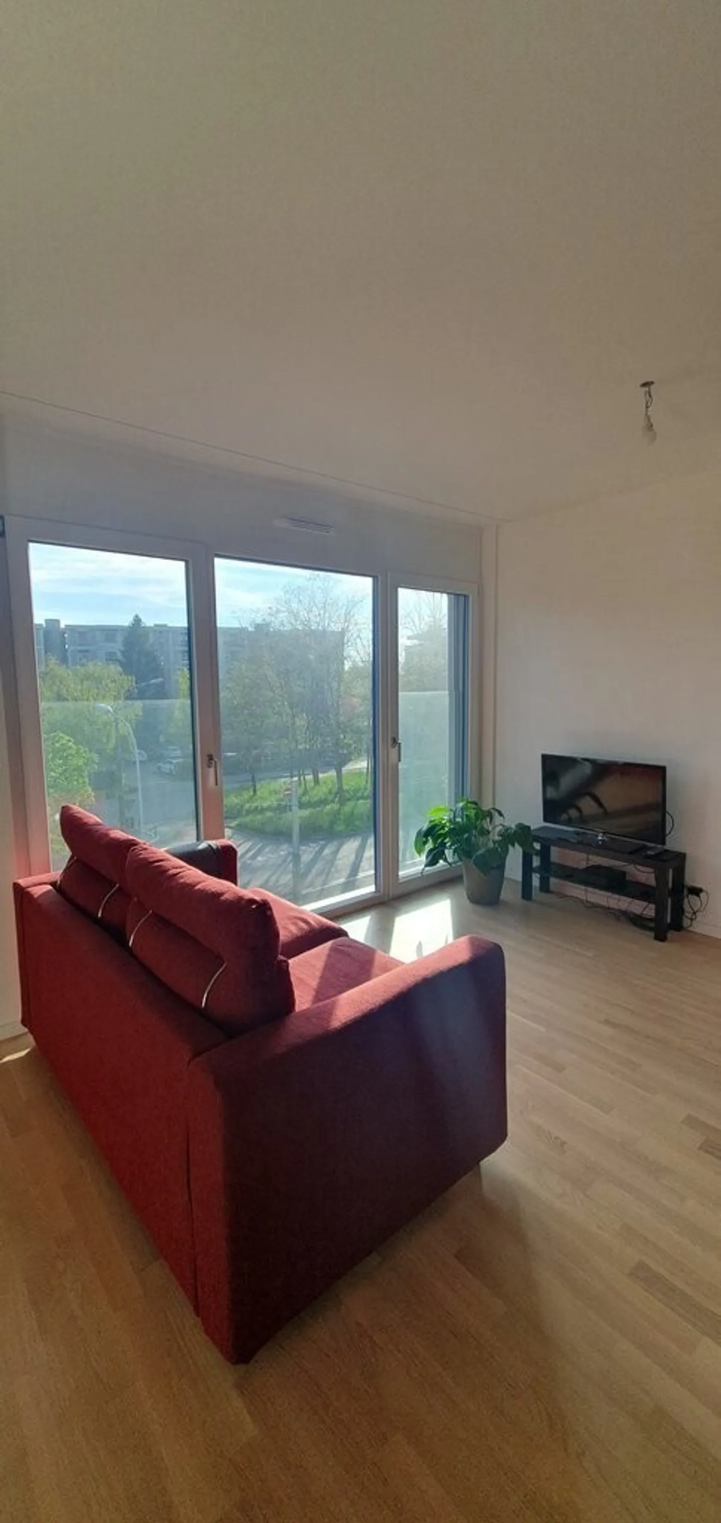 Beautiful 2.5 room apartment for rent! - Photo 4 of 10