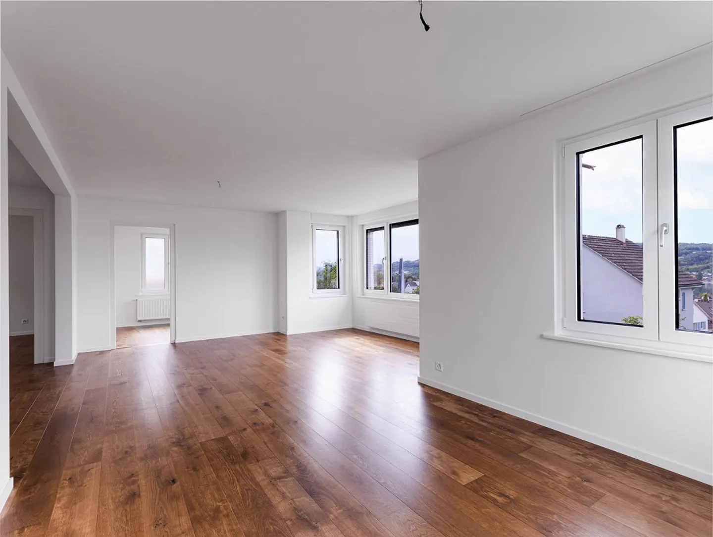 Bright 3.5-room apartment with lake view - Photo 1 of 10