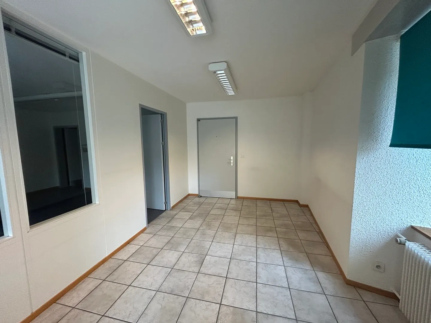 Medical Office / 4 rooms - Photo 1 of 12