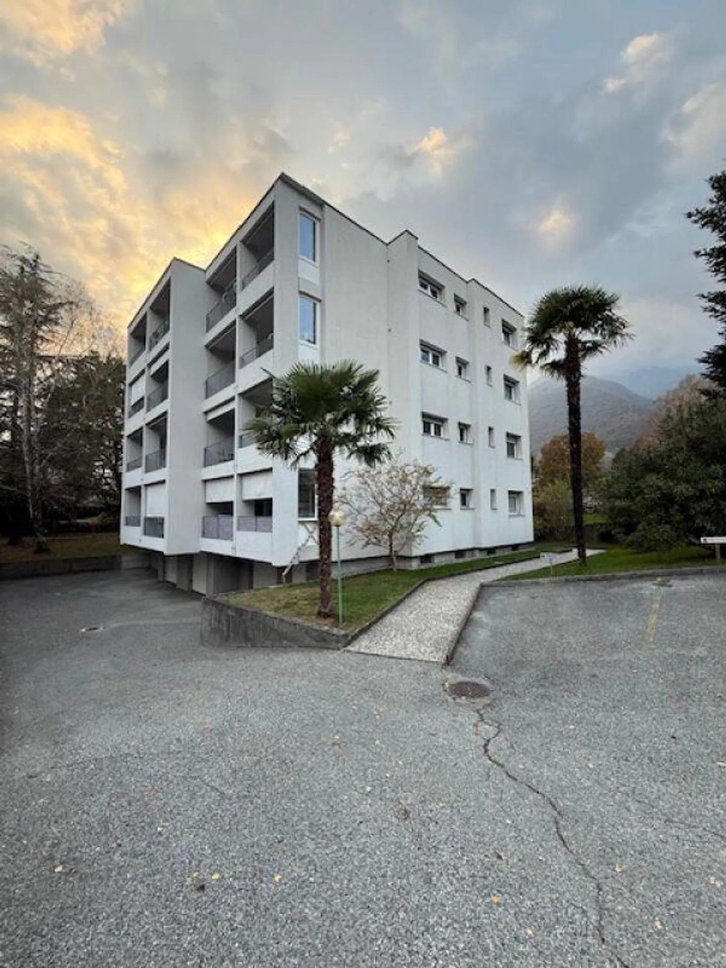 Modern 3.5-room apartment with terrace - Photo 1 of 14