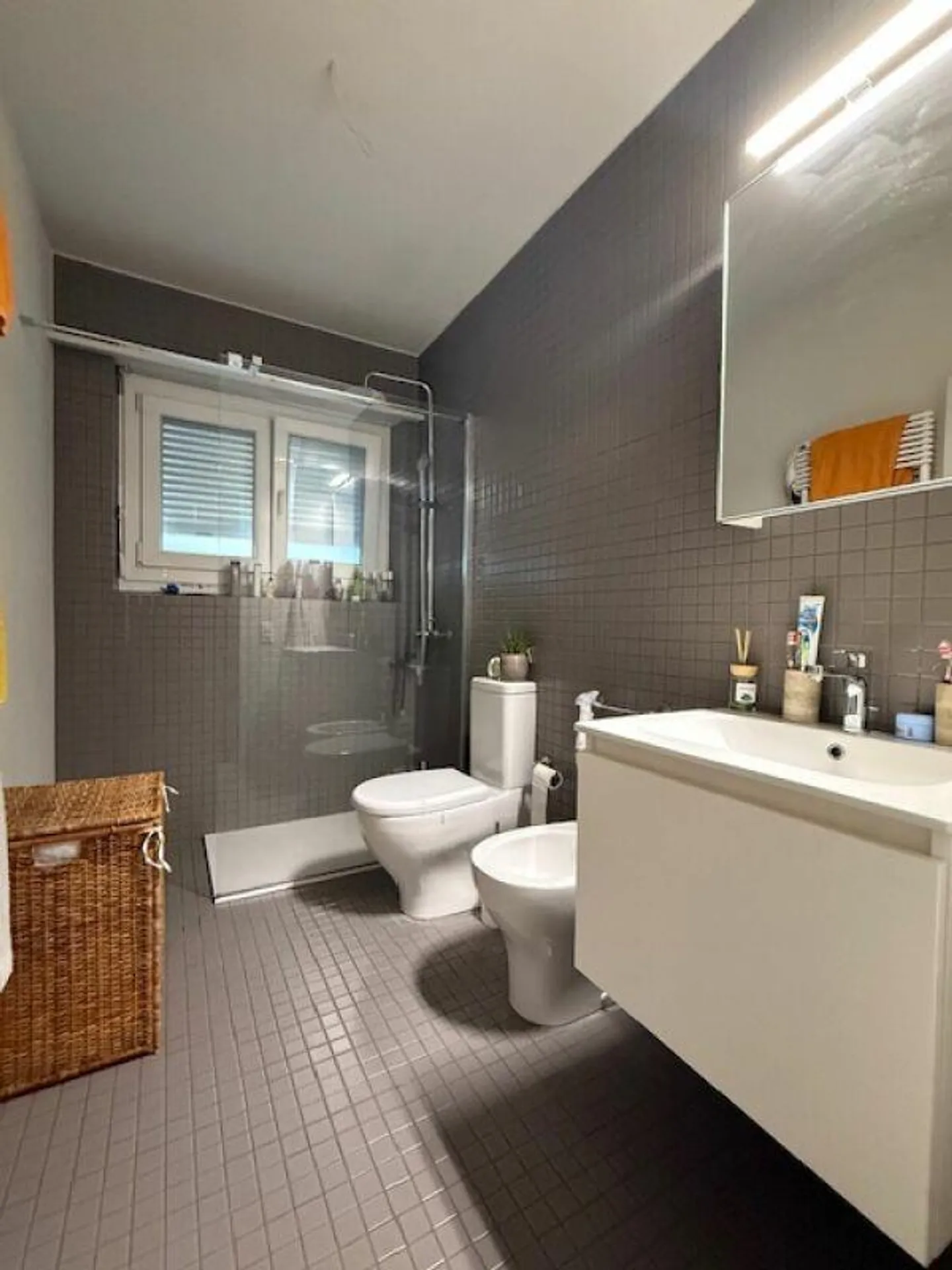 Modern 3.5-room apartment with terrace - Photo 12 of 14