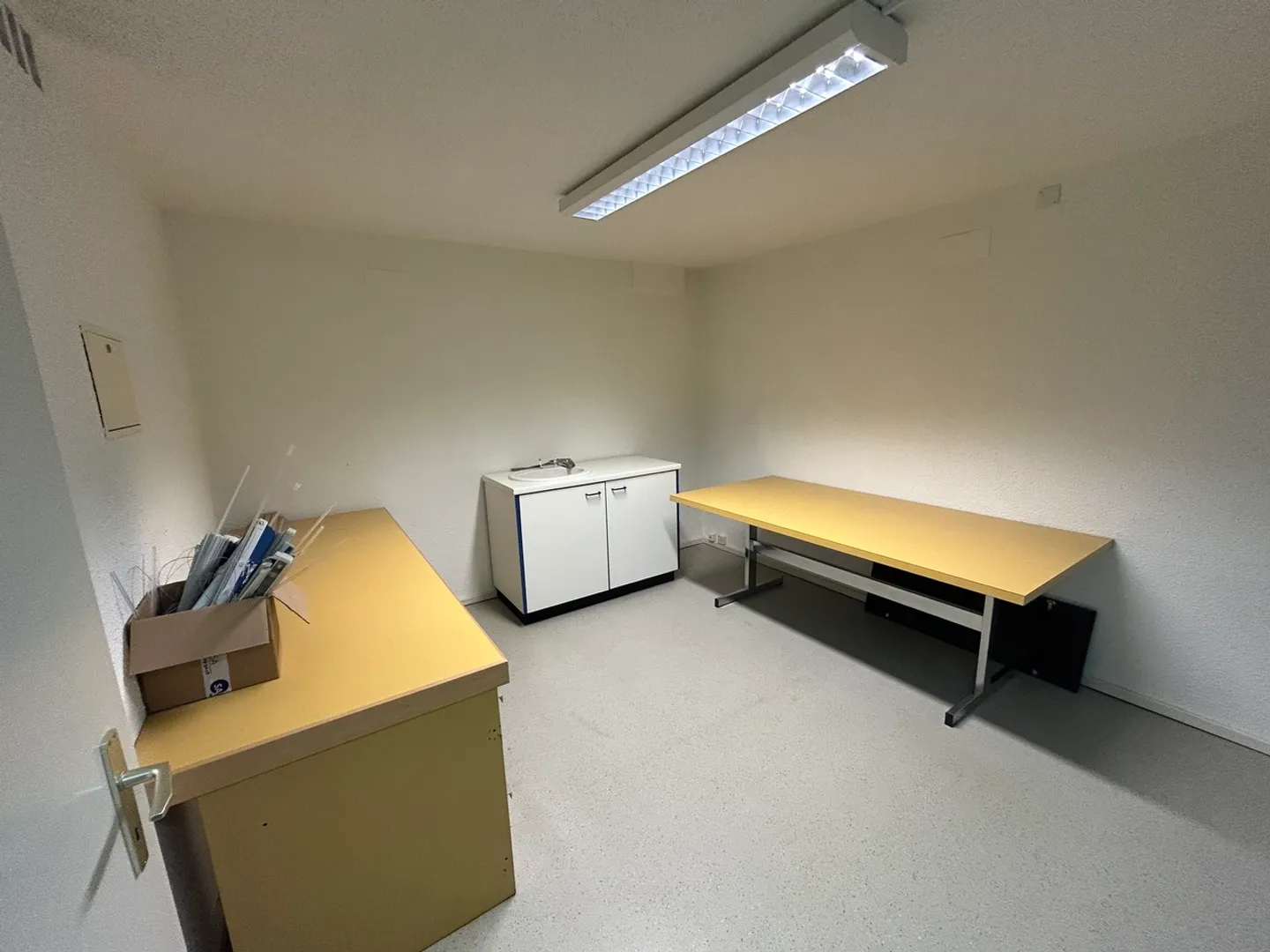 Medical Office / 4 rooms - Photo 4 of 12