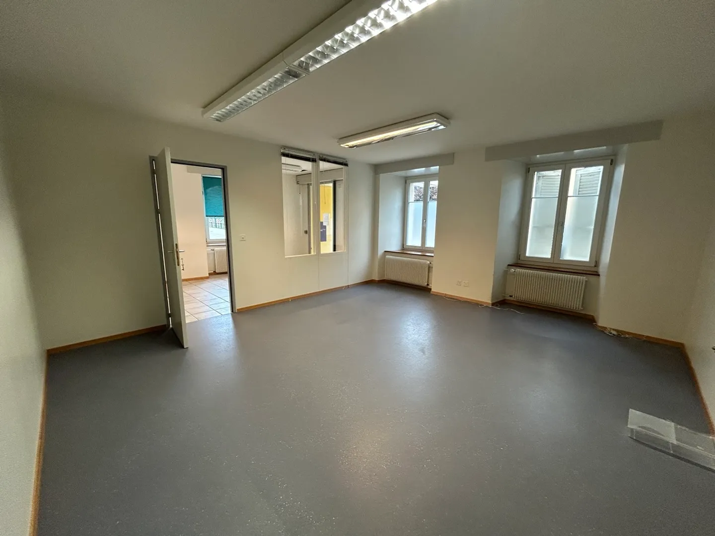 Medical Office / 4 rooms - Photo 6 of 12