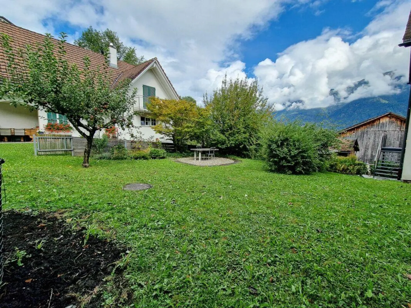 Casa a schiera spaziosa in una posizione residenziale idilliaca - Foto 13 di 15