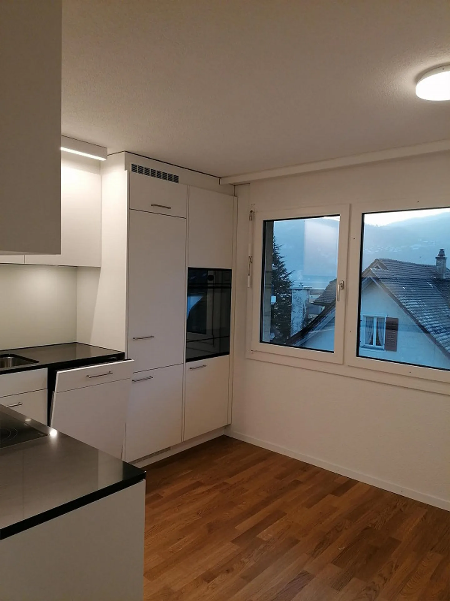 Attractive multi-family house with 10 residential units and underground garage - Photo 8 of 18