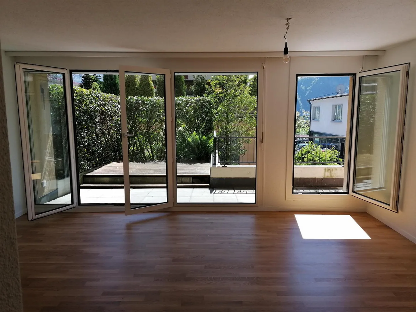 Attractive multi-family house with 10 residential units and underground garage - Photo 6 of 18