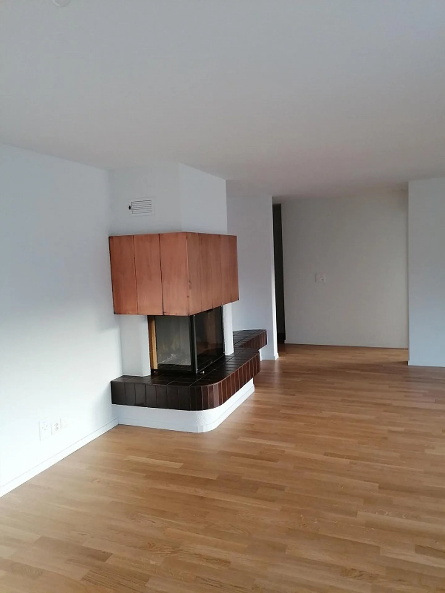 Attractive multi-family house with 10 residential units and underground garage - Photo 11 of 18