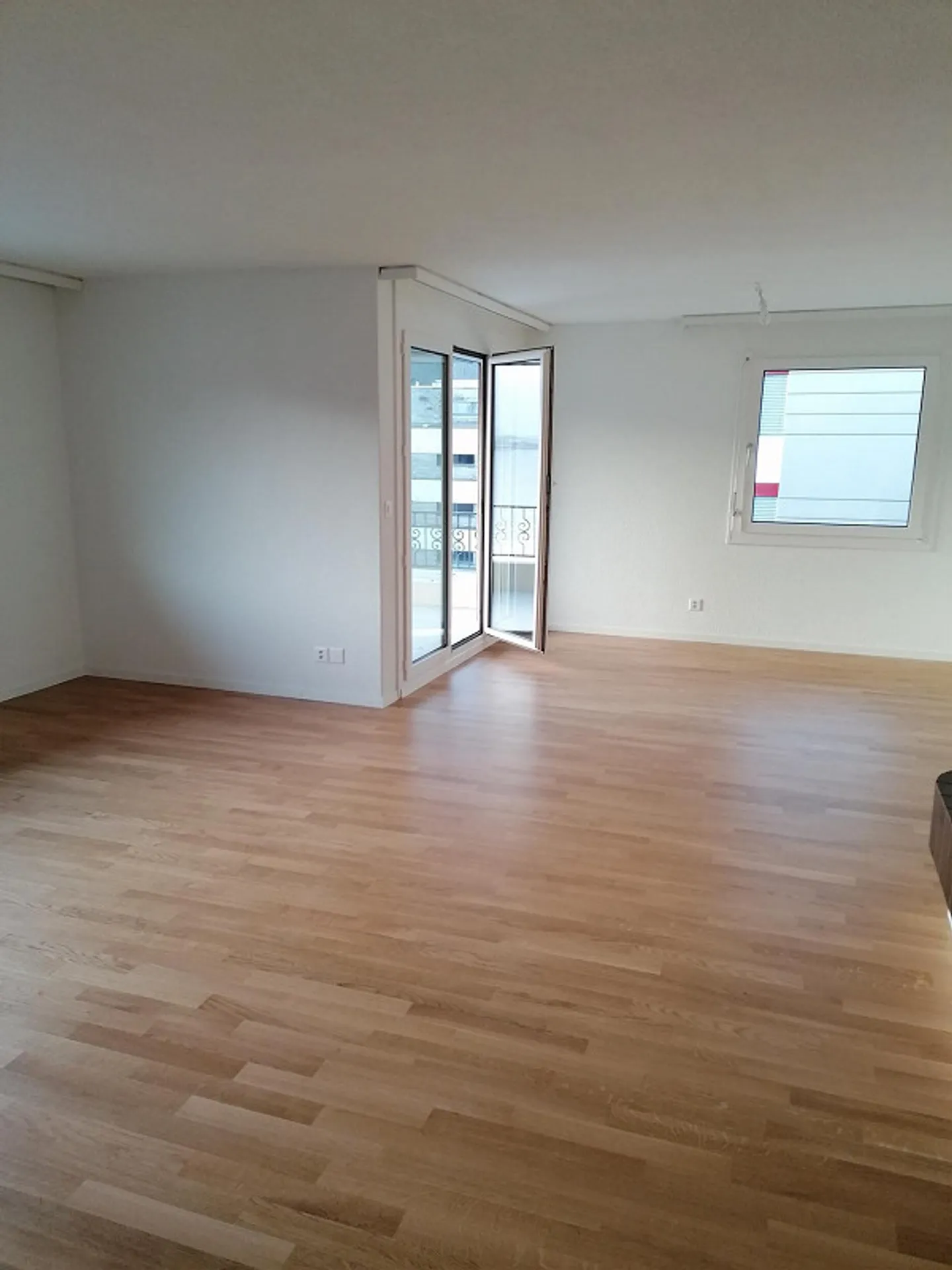 Attractive multi-family house with 10 residential units and underground garage - Photo 10 of 18