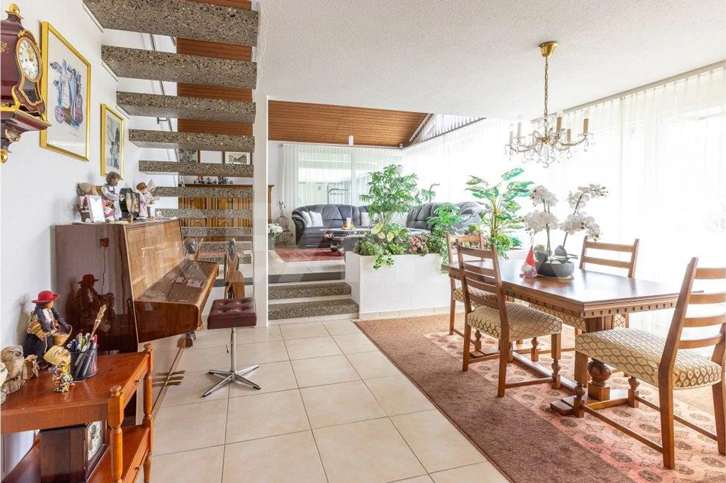 Esclusiva villa unifamiliare di 7 stanze, con piscina interna e giardino d'inverno, 6430 Schwyz - Foto 3 di 13