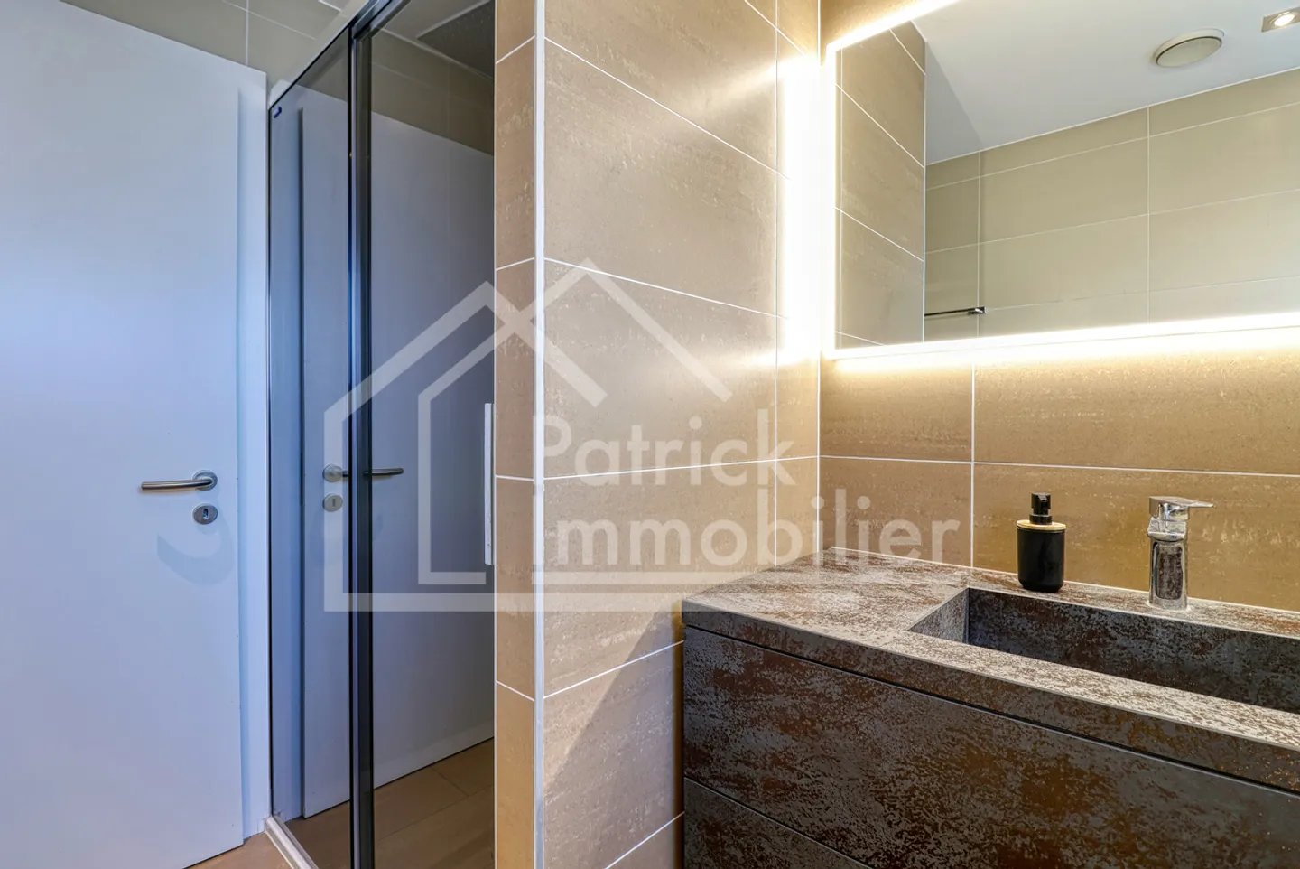 Magnificent penthouse of 165m2 in the heart of Aproz - Photo 8 of 12