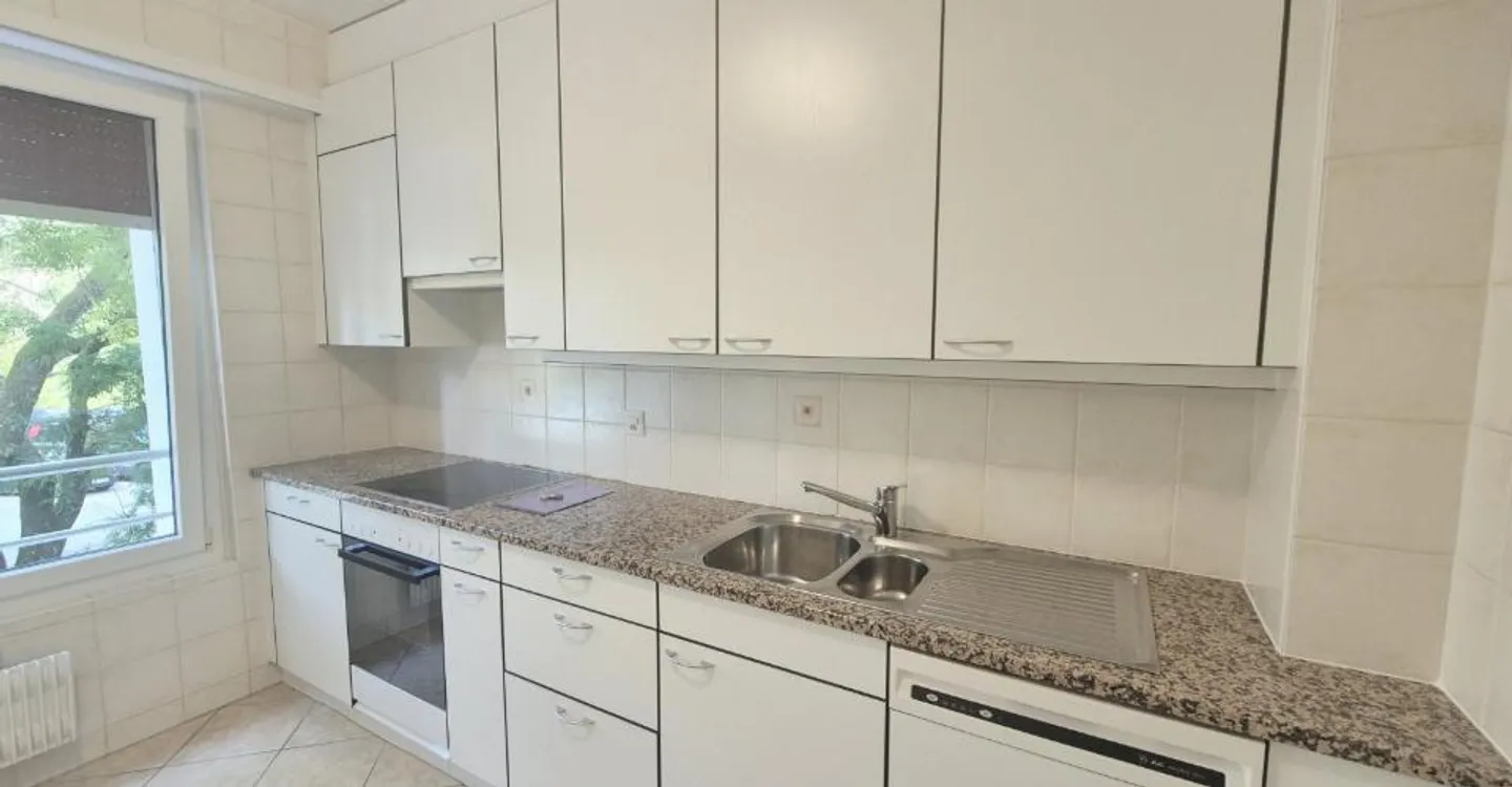 6.5-room apartment, 1st floor, approx. 152 m2 - Photo 1 of 5