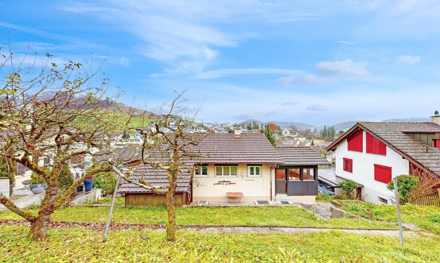 Charmantes Einfamilienhaus mit Garten - Foto 1 von 11