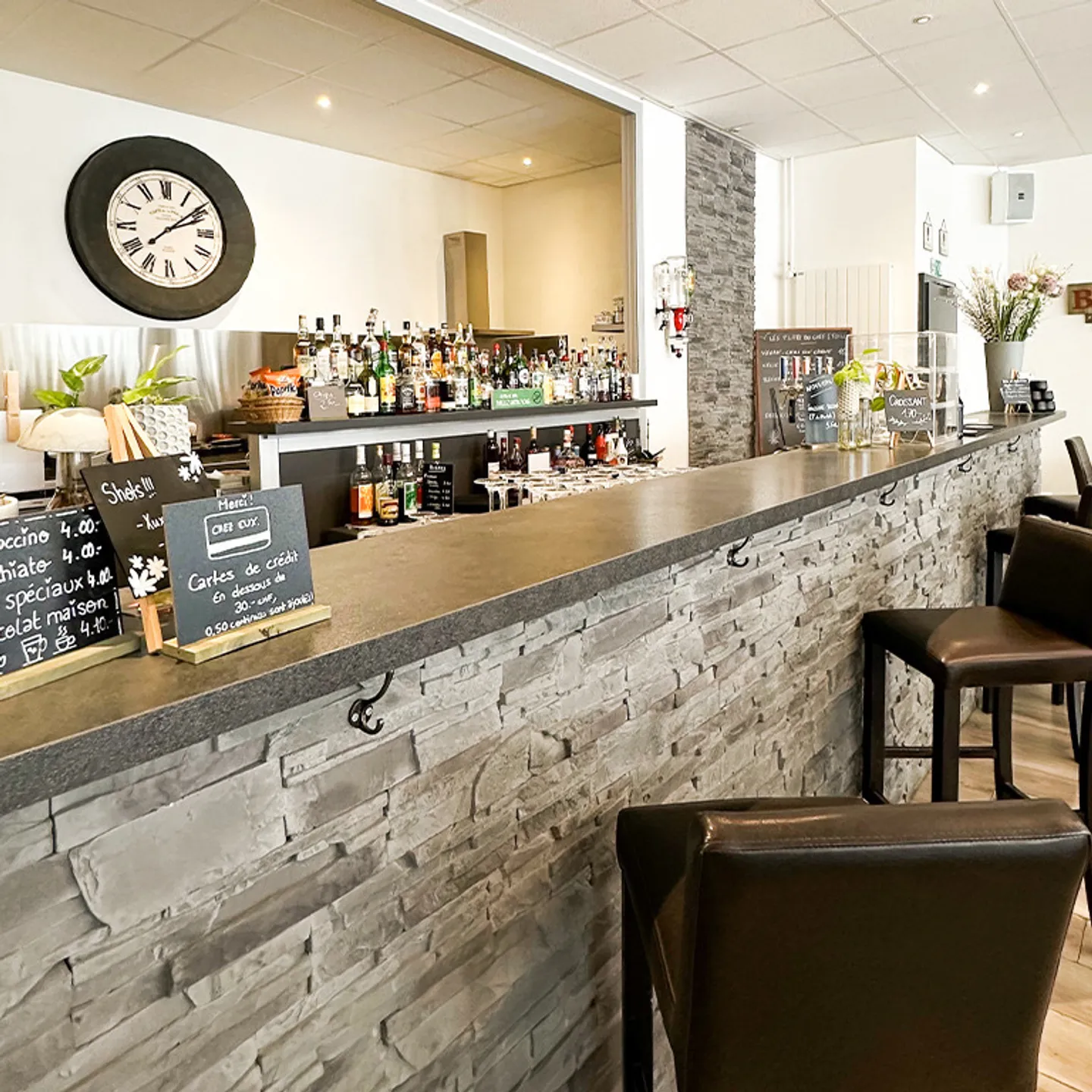 Espace Commercial avec Bar - Photo 4 sur 5