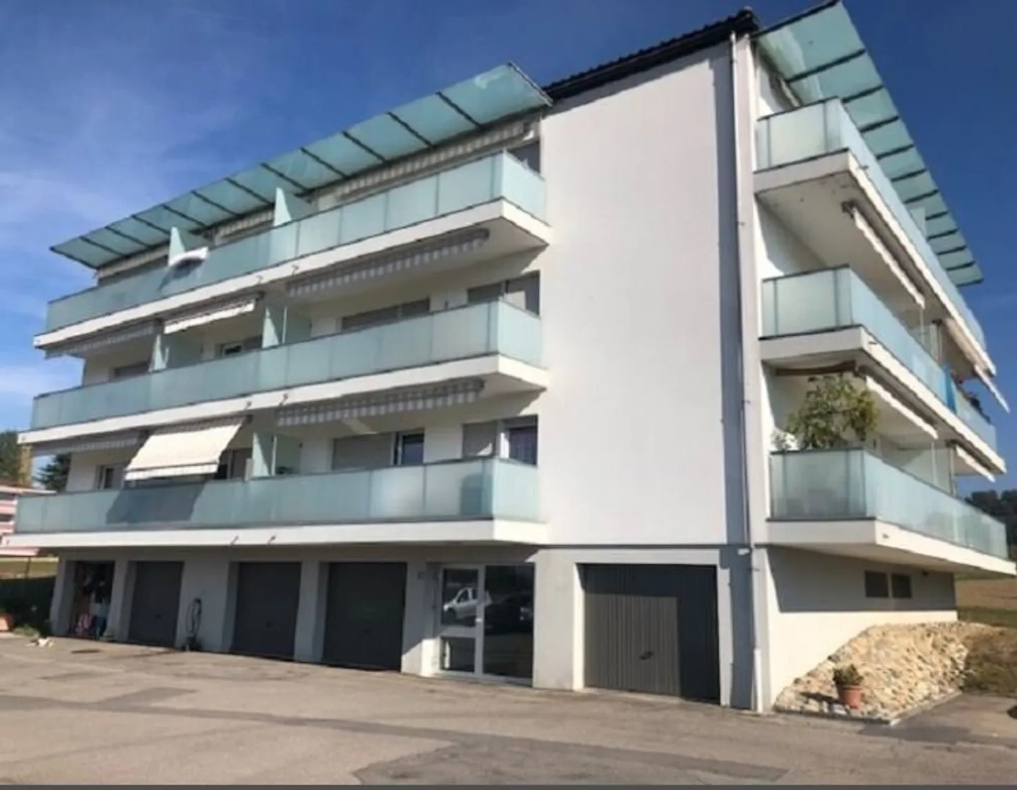 Appartamento di 3 stanze al piano terra completamente ristrutturato - Foto 1 di 1