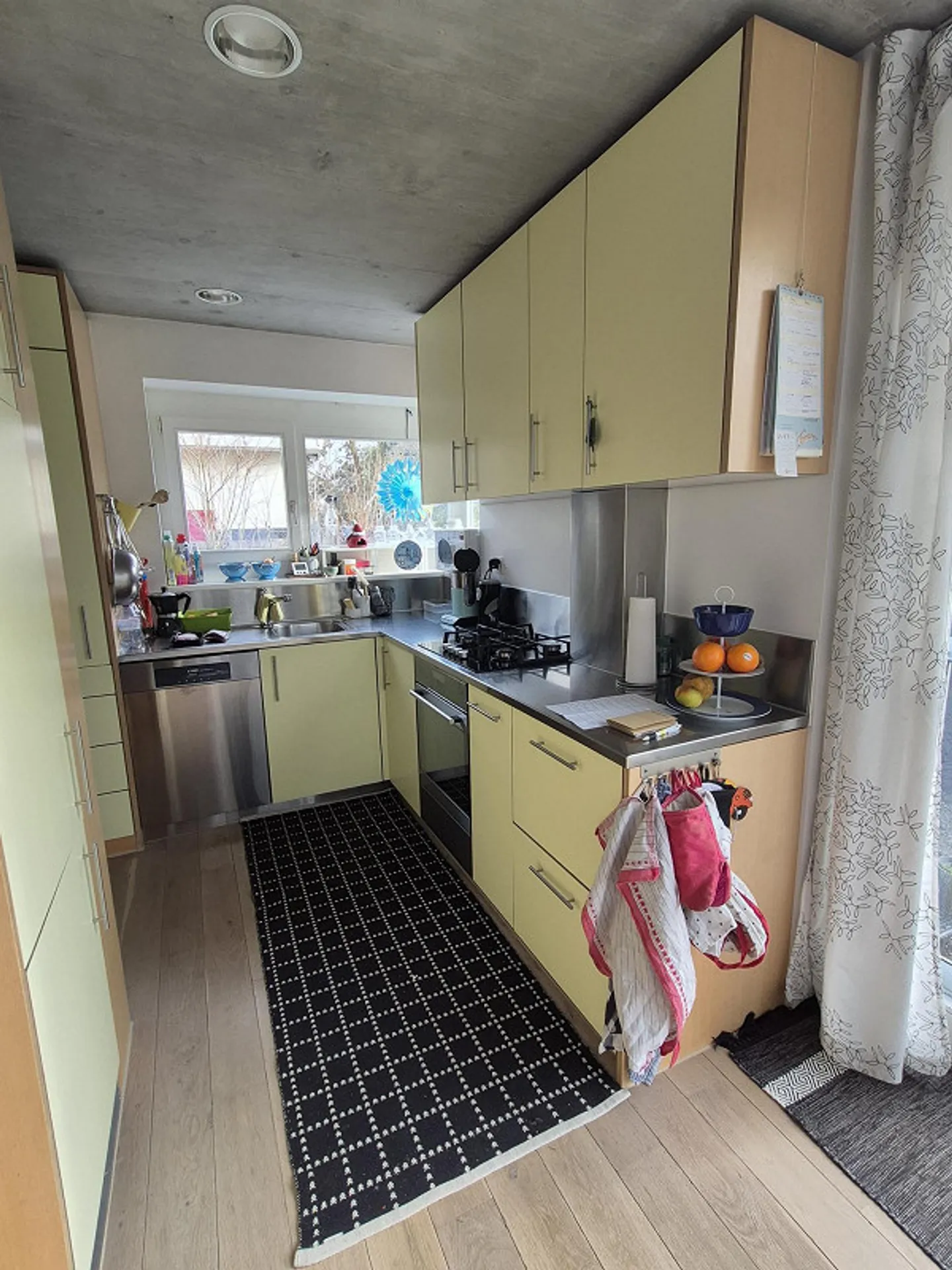 Bright, cozy semi-detached house with garden in a quiet location - Photo 3 of 5