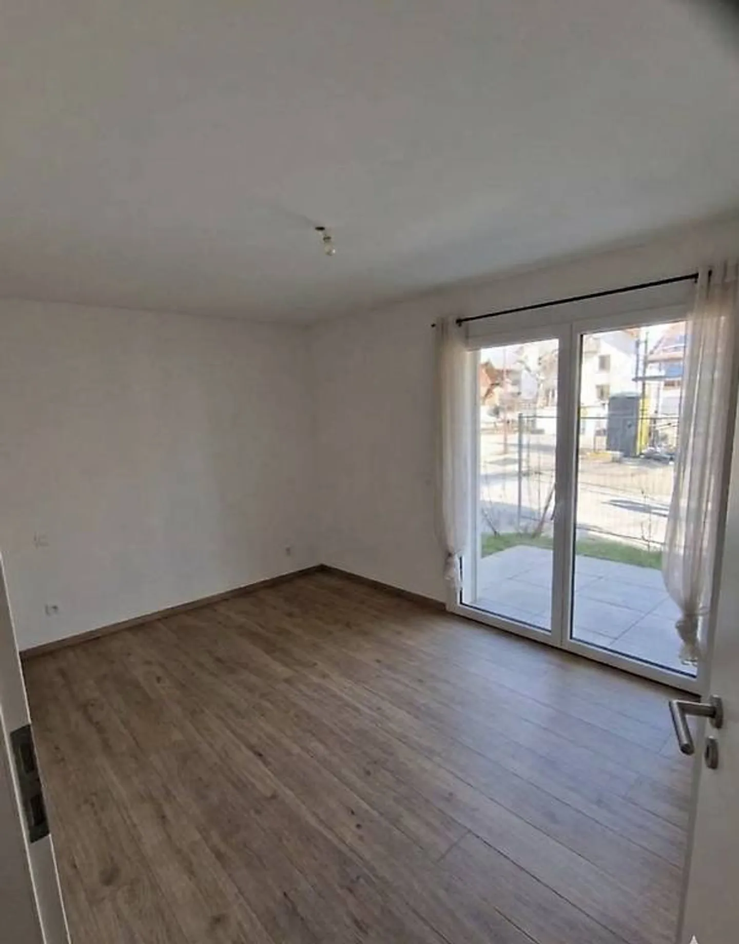 Appartement Charmant avec Jardin - Photo 2 sur 3