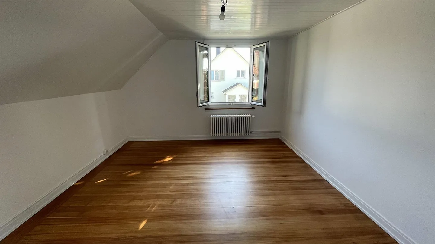 Charmantes, frisch renoviertes Riegelhaus mit grossem Garten - Foto 8 von 15
