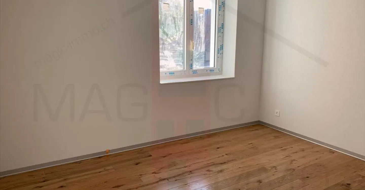 Proprietà d'investimento con balconi - Foto 2 di 2